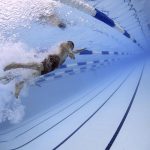 swimmers-79592_960_720